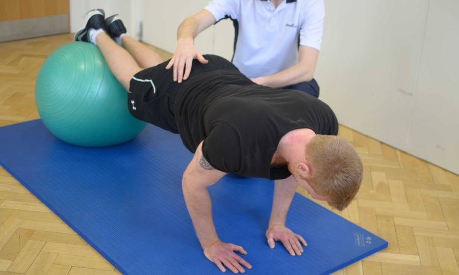 Реабилитация после операции на позвоночнике с металлоконструкцией